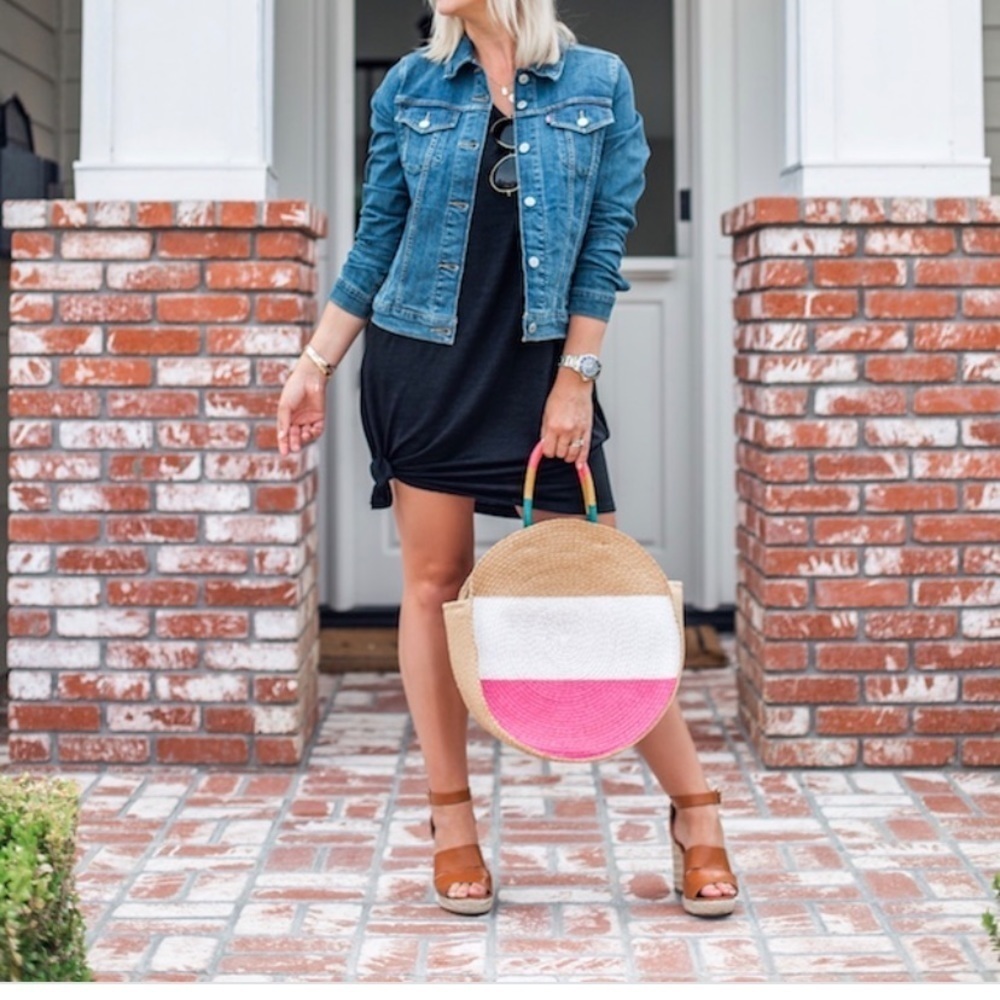 Circle Pink & White Straw Beach Vacay Tote - Picture 2 of 6